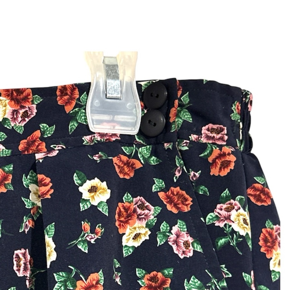 VINTAGE Floral Skirt with Pockets - Picture 5 of 7